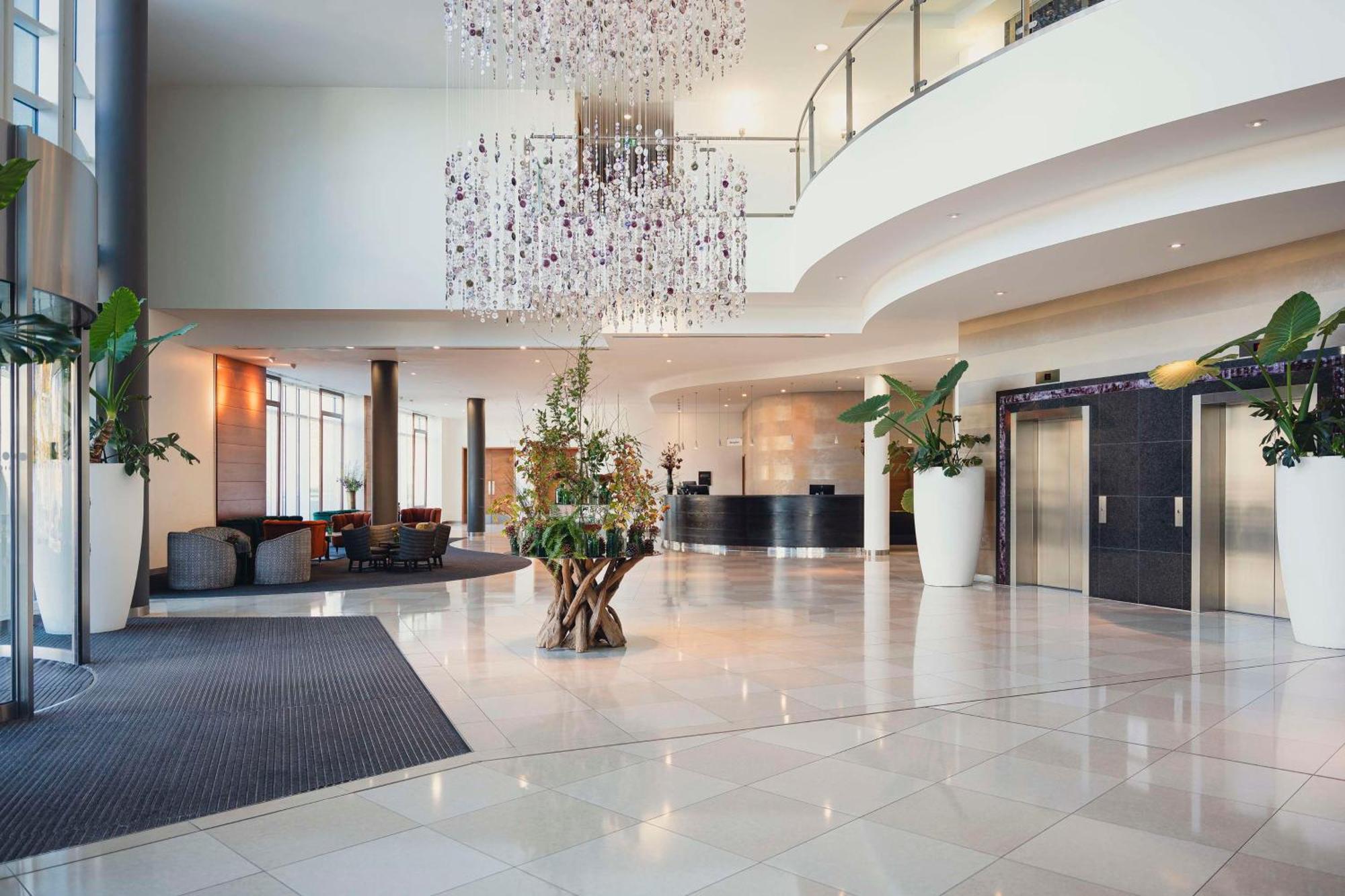 Hilton Reading Hotel Exterior foto