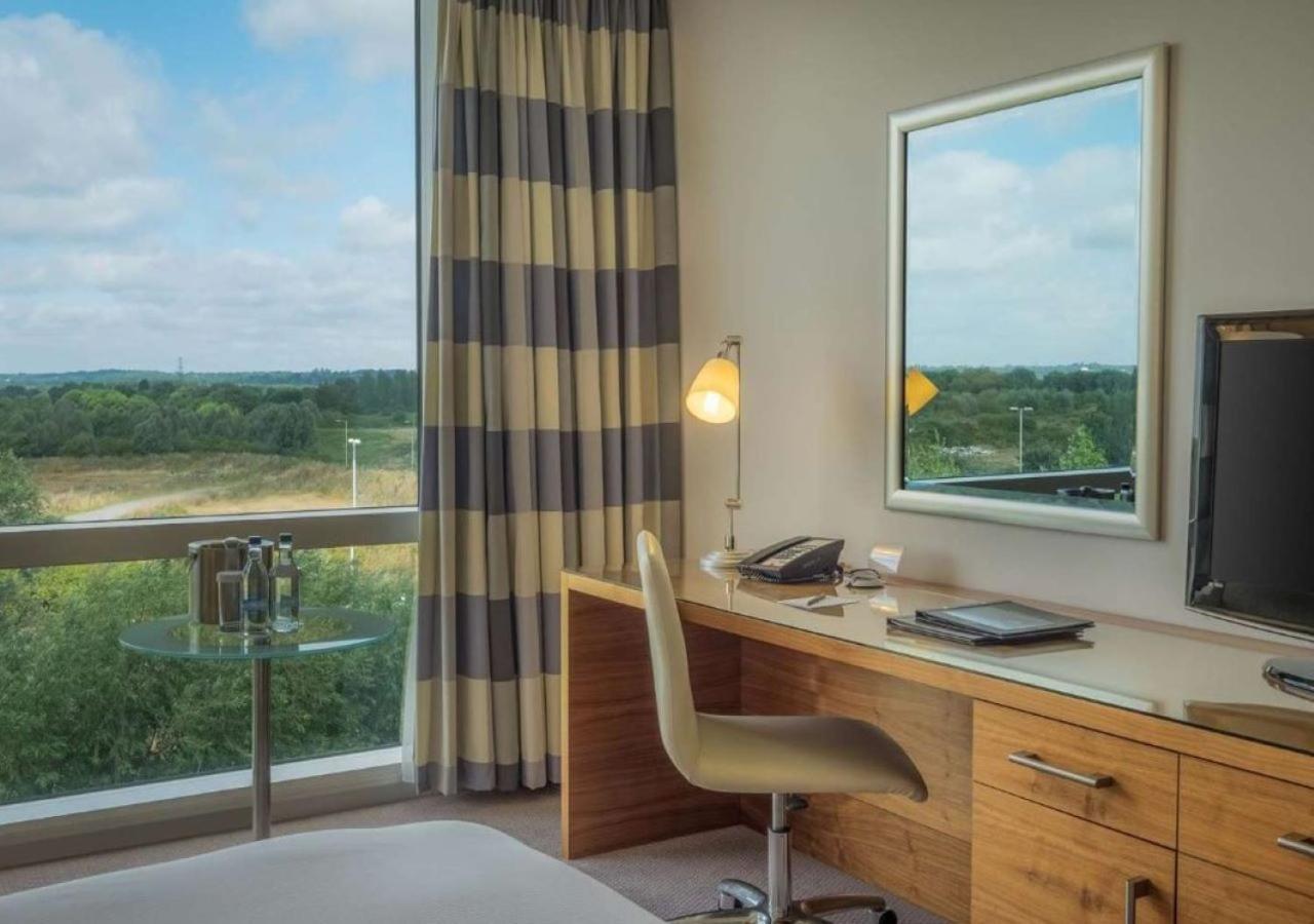Hilton Reading Hotel Exterior foto