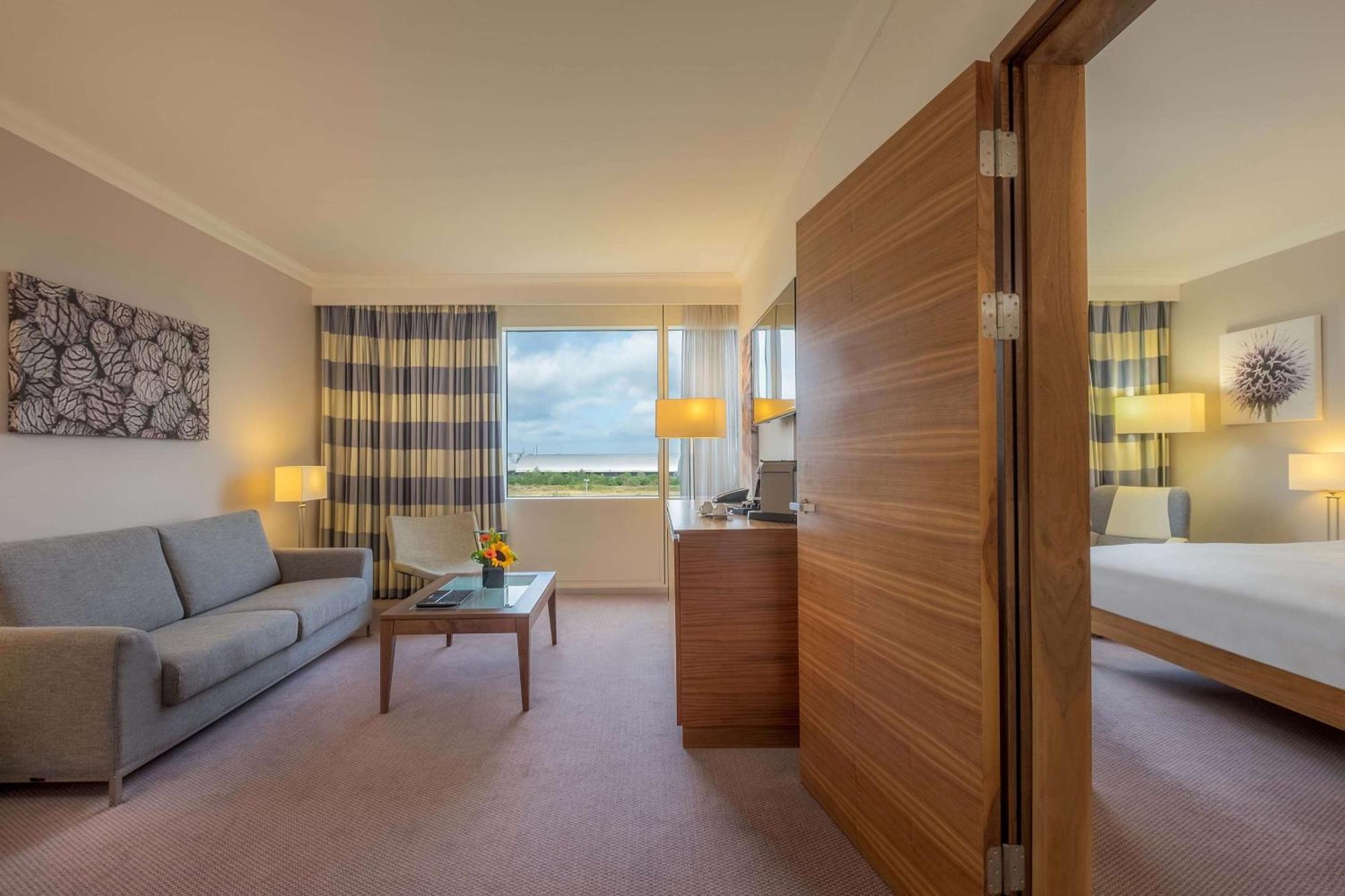 Hilton Reading Hotel Exterior foto